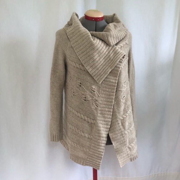 Gap “wrap” cardigan. Size medium. - Picture 12 of 14